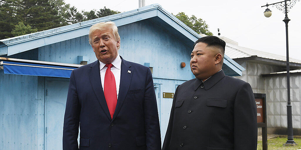 US-Präsident Donald Trump und Nordkoreas Machthaber Kim Jong Un haben sich am Sonntag an der innerkoreanischen Grenze getroffen.