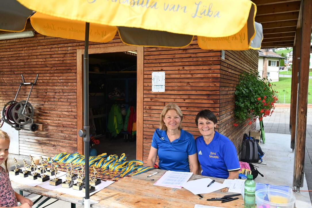 Sportkoordinatorin Biggi Blum-Beck (r.) lancierte gemeinsam mit Diana Heeb (l.) den Sporttag.