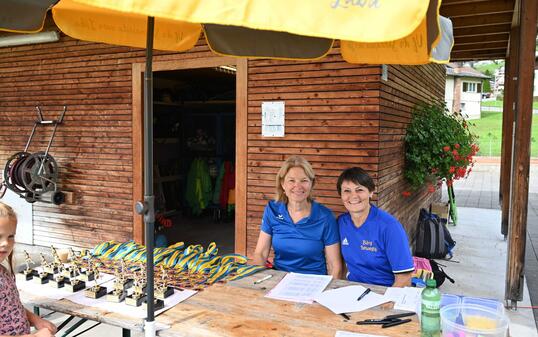 Sportkoordinatorin Biggi Blum-Beck (r.) lancierte gemeinsam mit Diana Heeb (l.) den Sporttag.