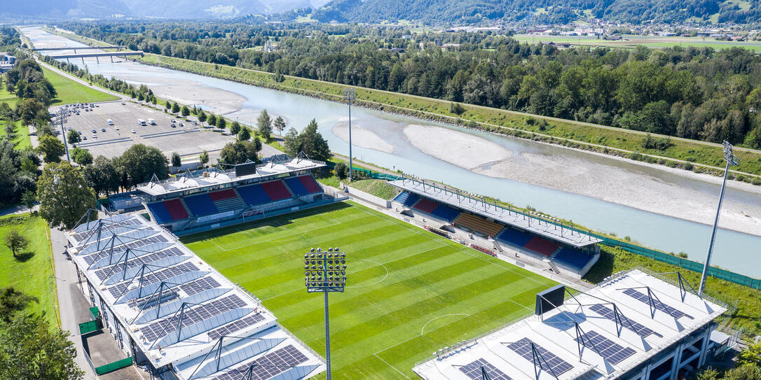 Installation Solarzellen Rheinpark Stadion Vaduz