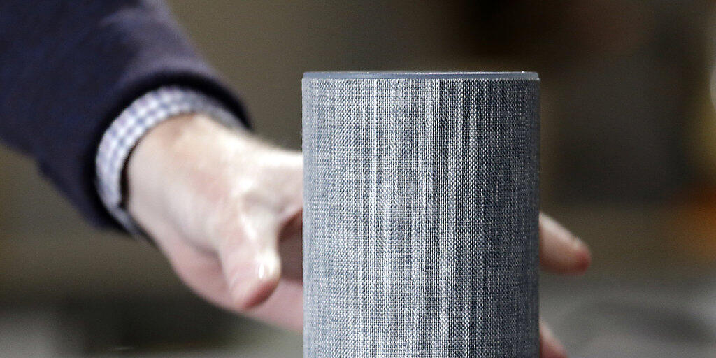 Mündliche Befehle an einen "Smart Speaker" von Amazon werden unter Umständen von Mitarbeitenden zur Verbesserung der Spracherkennung abgetippt. (Archivbild) Mündliche Befehle an einen "Smart Speaker" von Amazon werden unter Umständen von Mitarbeitenden zur Verbesserung der Spracherkennung abgetippt. (Archivbild)