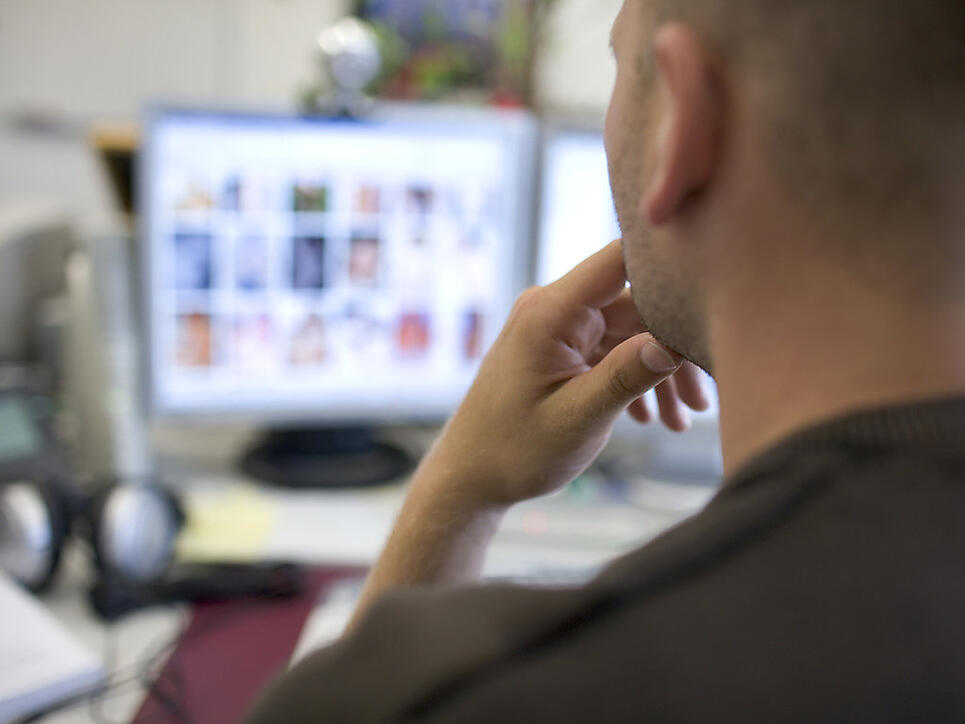 Kinderpornoseiten sollten unverzüglich aus dem Internet gelöscht werden, Netzsperren brächten nichts, schreibt die Digitale Gesellschaft im Hinblick auf das revidierte Fernmeldegesetz. (Symbolbild)