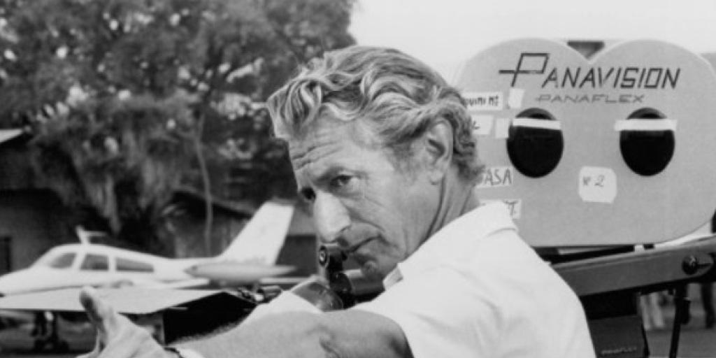 John Guillermin (1925-2015) bei Dreharbeiten zum Film "Sheena" (imdb)