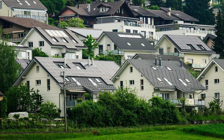 WOHNHAUS, HAUS, HAEUSER, WOHNHAEUSER, SIEDLUNG, EINFAMILIENHAUS, UEBERBAUUNG, WOHNEN, GESELLSCHAFT, GEBAEUDE,  WOHNHAUS, HAUS, HAEUSER, WOHNHAEUSER, SIEDLUNG, EINFAMILIENHAUS, UEBERBAUUNG, WOHNEN, GESELLSCHAFT, GEBAEUDE, PHOTOVOLTAIK, PV, PV-ANLAGE, PHOTOV
