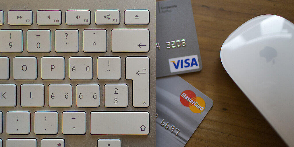 Der Visa-Konzern, der im Markt für Kreditkarten mit Mastercard konkurriert, hat im ersten Quartal 2020 bei Umsatz und Gewinn deutlich zugelegt. (Archivbild) Der Visa-Konzern, der im Markt für Kreditkarten mit Mastercard konkurriert, hat im ersten Quartal 2020 bei Umsatz und Gewinn deutlich zugelegt. (Archivbild)