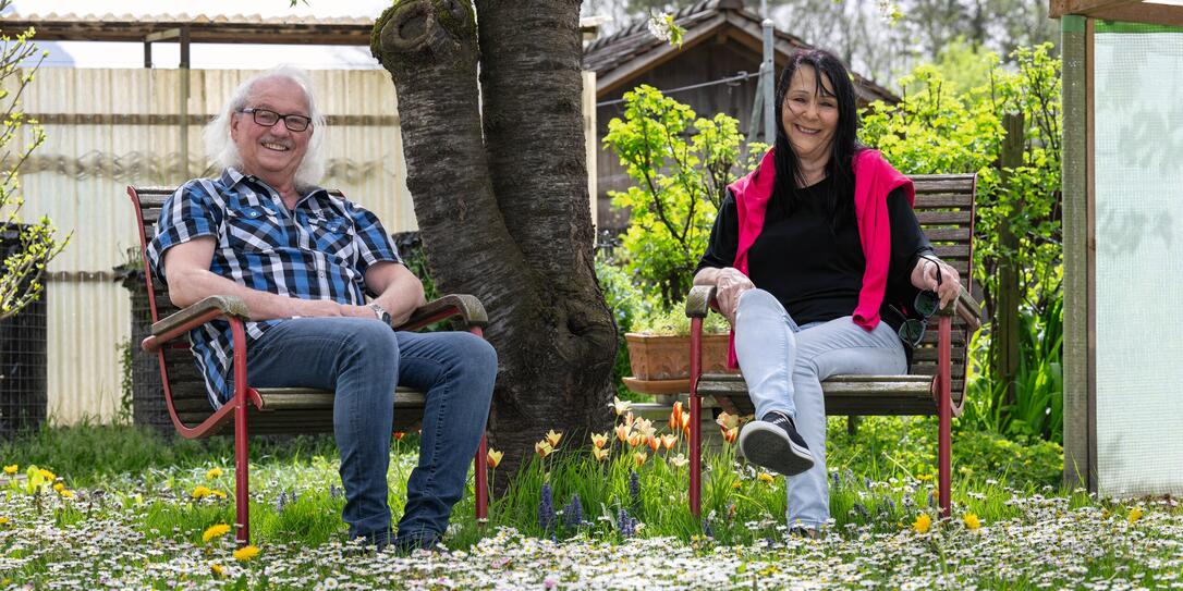 Liz und Herbert Bernecker in der 
Schrebergartensiedlun