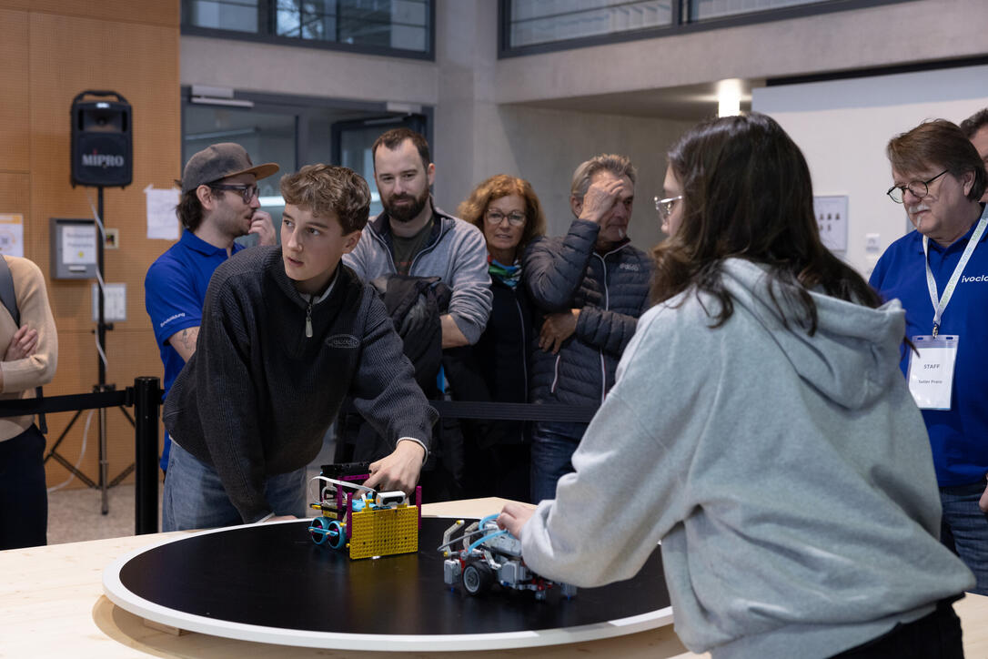 Robo-League bei der Ivoclar in Schaan