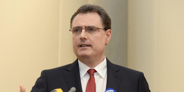 SNB-Chef Jordan erläutert an einer Medienkonferenz den Entscheid