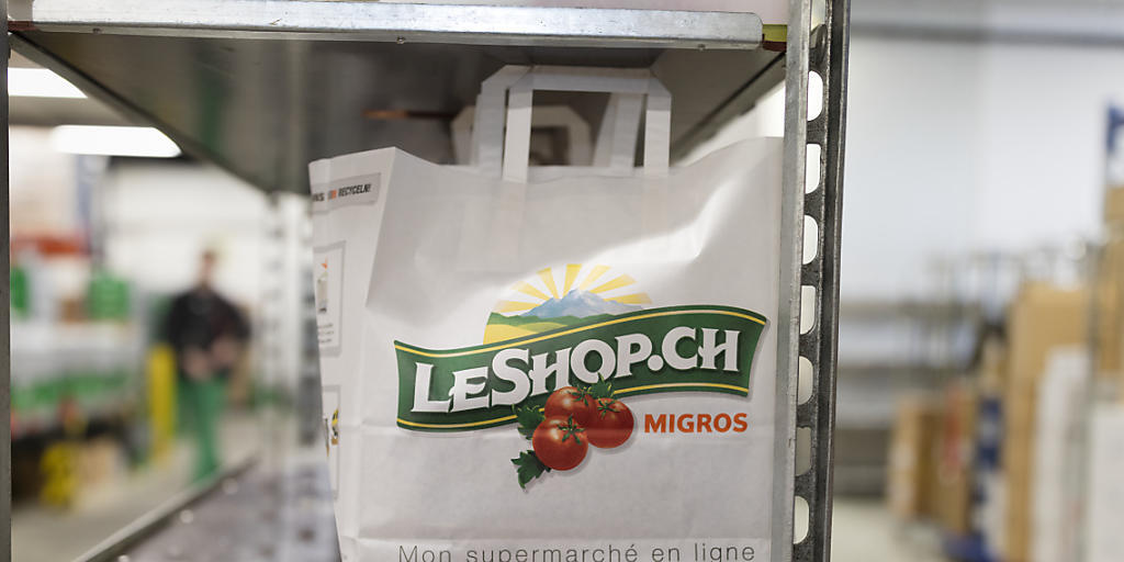 LeShop-Kunden können sich neu entscheiden, ob sie ihre Online-Einkäufe selbst abholen oder sich diese nach Hause liefern lassen. (Archiv)