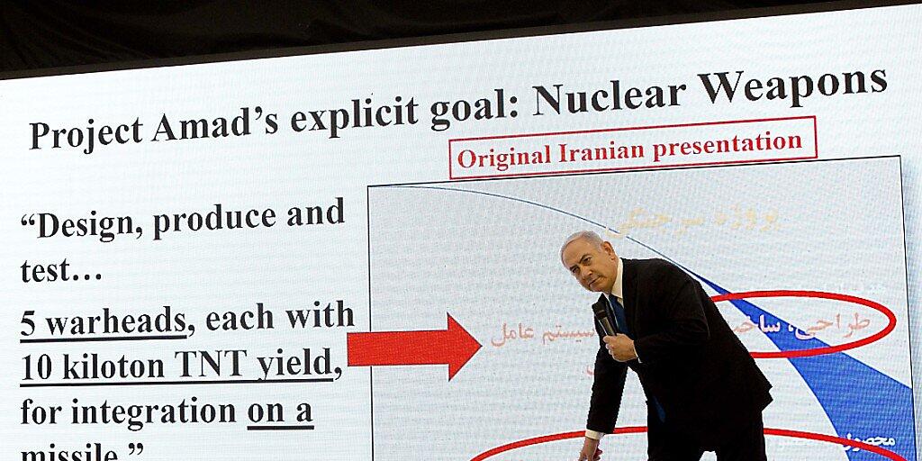 Israels Regierungschef Benjamin Netanjahu bei seiner Präsentation, die ein "geheimes" iranisches Atomwaffen-Programm beweisen soll.