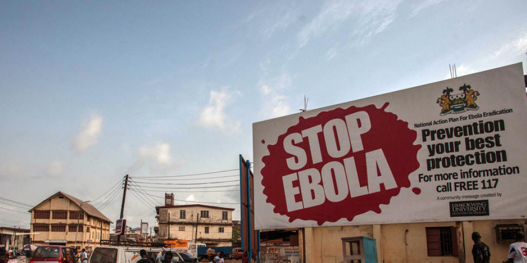 Plakat mit einem Aufruf zu Vorsichtsmassnahmen im Zusammenhang mit dem Ebola-Virus in Freetown, der Hauptstadt von Sierra Leone (Archiv)