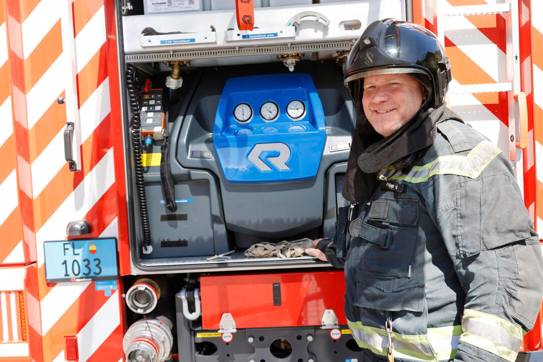 Schluss&uuml;bung beim Kurs f&uuml;r neue Feuerwehrleute beim "Restaurant L&ouml;wen&raquo; in Gamprin-Bendern.