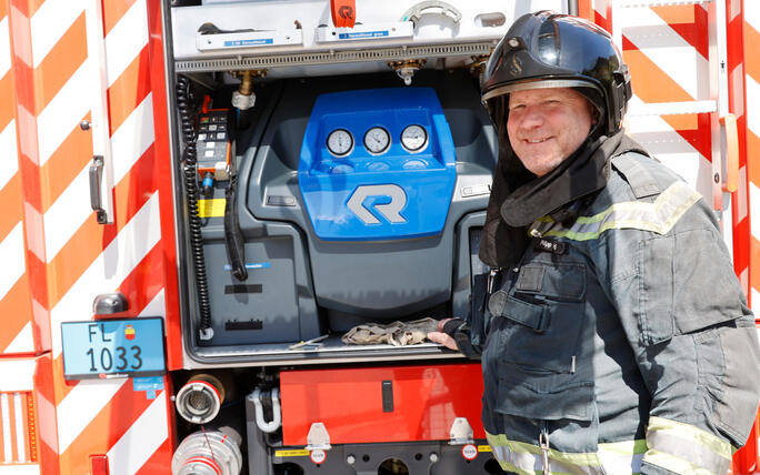 Schluss&uuml;bung beim Kurs f&uuml;r neue Feuerwehrleute beim "Restaurant L&ouml;wen&raquo; in Gamprin-Bendern.