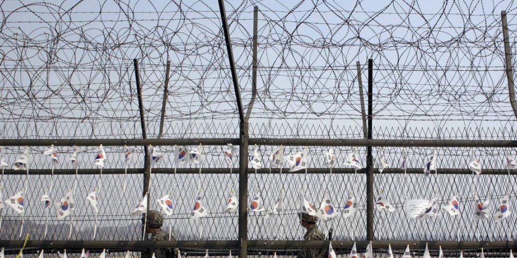 Streng bewacht: Südkoreanische Soldaten patrouillieren entlang der Grenze zwischen den Nachbarländern (Archiv) Streng bewacht: Südkoreanische Soldaten patrouillieren entlang der Grenze zwischen den Nachbarländern (Archiv)