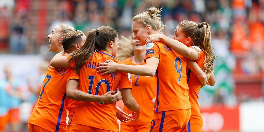 Die Niederländerinnen bejubeln ihren ersten EM-Titel Die Niederländerinnen bejubeln ihren ersten EM-Titel