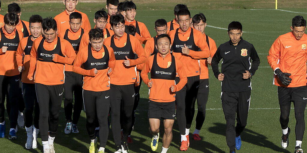 Die Spieler des FC Wuhan Zall im Trainingslager in Spanien