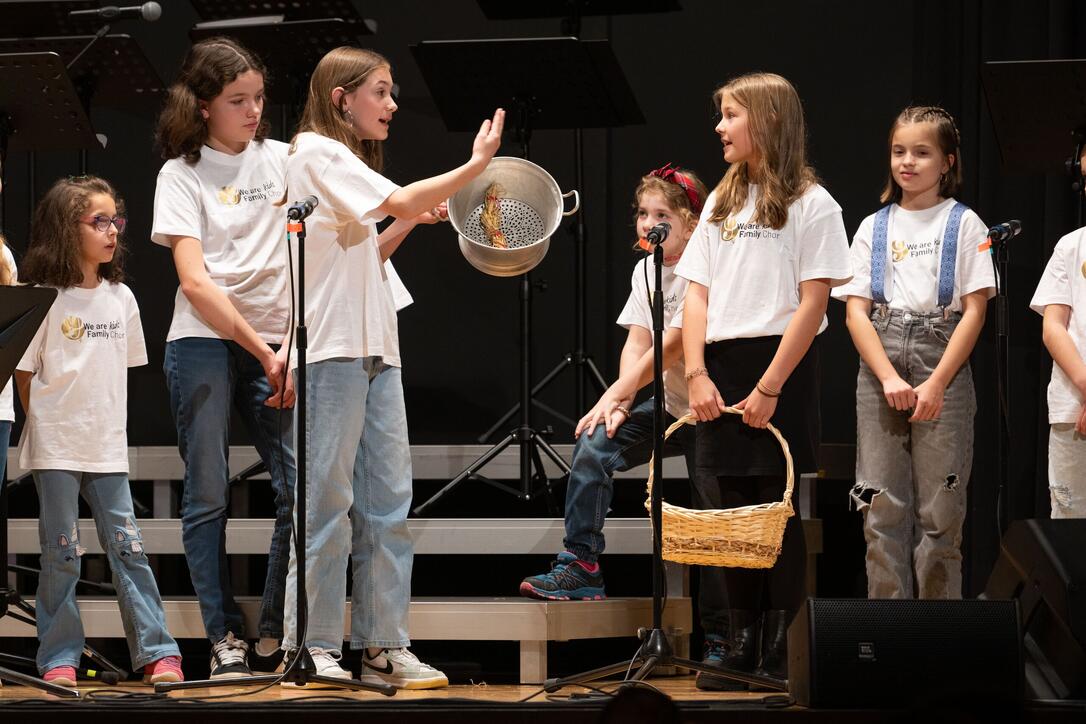 Jahreskonzert-We-are-Family-Chor