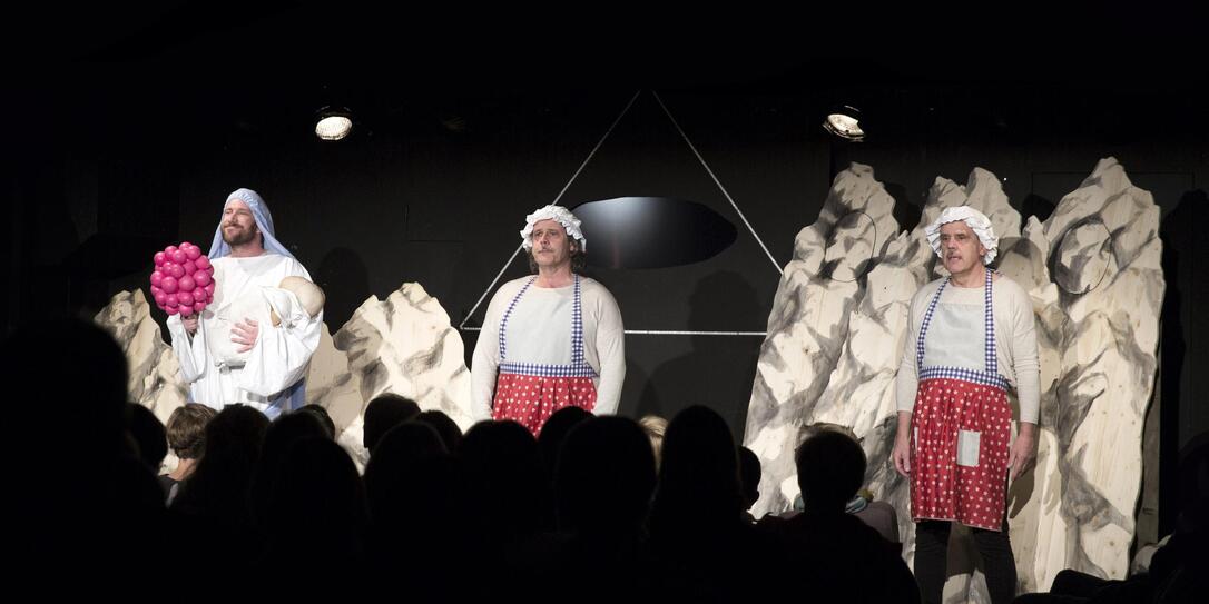 Premiere, Drei Schwestern, Vaduz