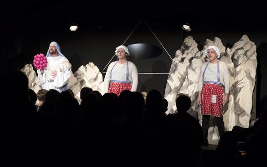 Premiere, Drei Schwestern, Vaduz