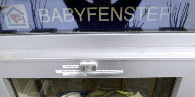 Das Babyfenster im Spital Einsiedeln Das Babyfenster im Spital Einsiedeln