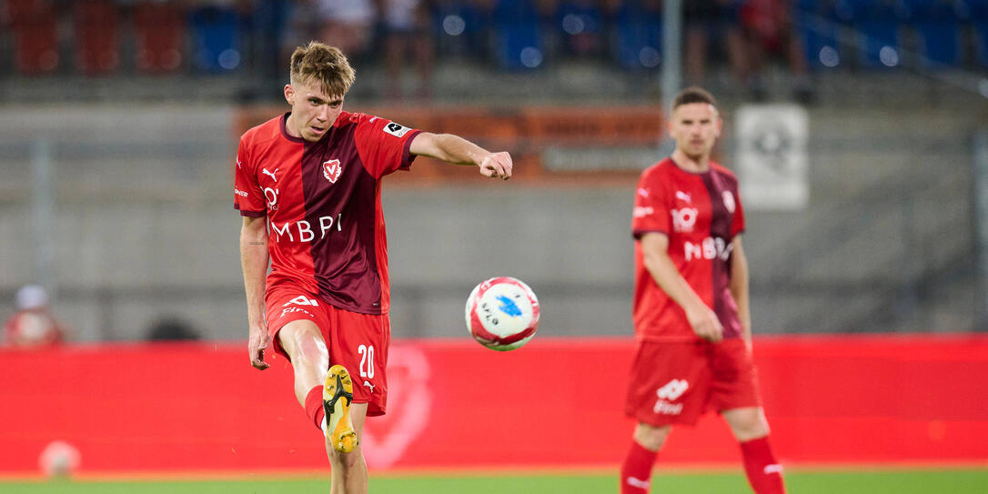 Luca Mack (l.) hat ligaübergreifend die zweitmeisten Pässe gespielt (198). Gleich dahinter reiht sich sein Teamkollege Niklas Lang mit insgesamt 194 Pässen ein.