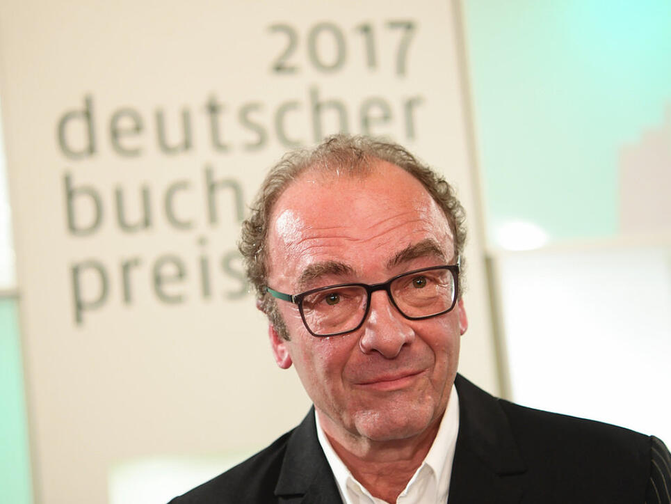 Das Theater Neumarkt in Zürich inszeniert im Januar 2018 als Uraufführung Robert Menasses Roman "Die Hauptstadt". Der österreichische Autor ist dafür mit dem Deutschen Buchpreis 2017 ausgezeichnet worden. (Archiv)