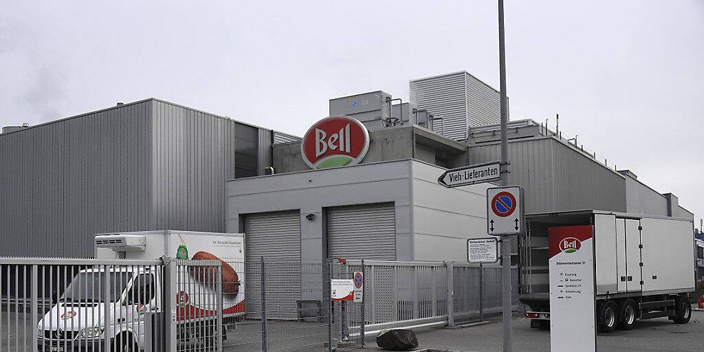 Über 100 Personen vorwiegend aus Frankreich und Belgien hatten am Mittwoch einen Fleischverarbeitungsbetrieb der Bell Food AG in Oensingen besetzt. Sie wurden bis zum Abend von der Polizei vom Gelände geführt.