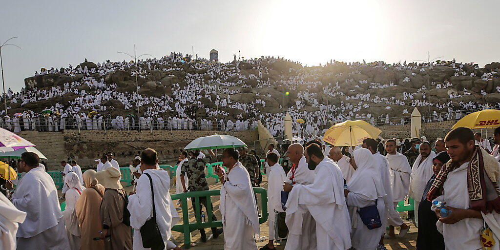 Bittgebete an Gott: Pilger auf dem Weg zum Berg Arafat in der Nähe von Mekka.