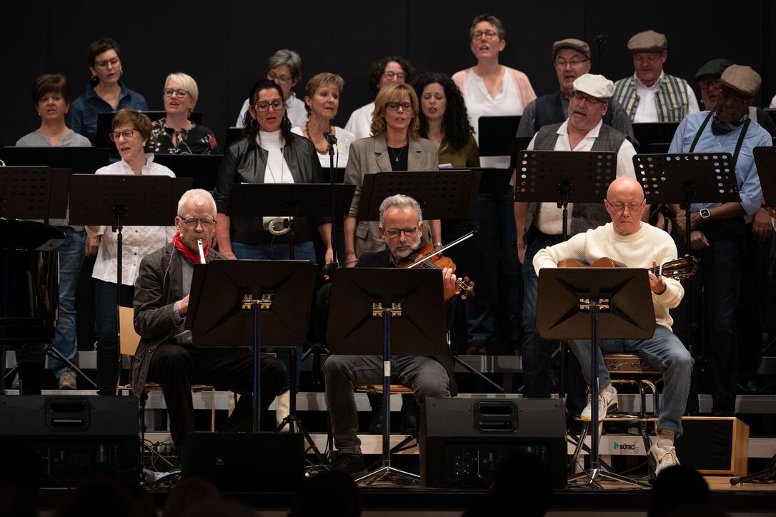 Jahreskonzert-We-are-Family-Chor