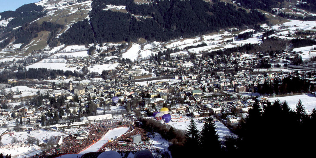 REISEN, OESTERREICH, WINTER, DORF, KIRCHE, SCHNEE, WINTERSPORTORT, SCHNEEGRENZE, SKIPISTE, SKIGEBIET, SKIRENNEN, KLIMA, KLIMAVERAENDERUNG , DORF,