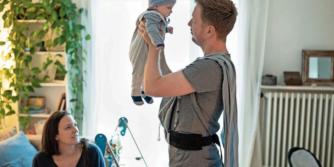 BABY, SAEUGLING, KLEINKIND, BEBE, KIND, SOHN, ELTERN, VATER, VATERSCHAFTSURLAUB, ELTERNZEIT, KINDERBETREUUNG, MUTTER, EHEPAAR, EHEFRAU, EHEMANN, BABY, SAEUGLING, KLEINKIND, BEBE, KIND, SOHN, ELTERN, VATER, VATERSCHAFTSURLAUB, ELTERNZEIT, KINDERBETREUUNG, MUTTER, EHEPAAR, EHEFRAU, EHEMANN,