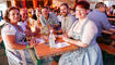 Dirndl- und Lederhosenparty unter dem Motto «Mura - git Gas».