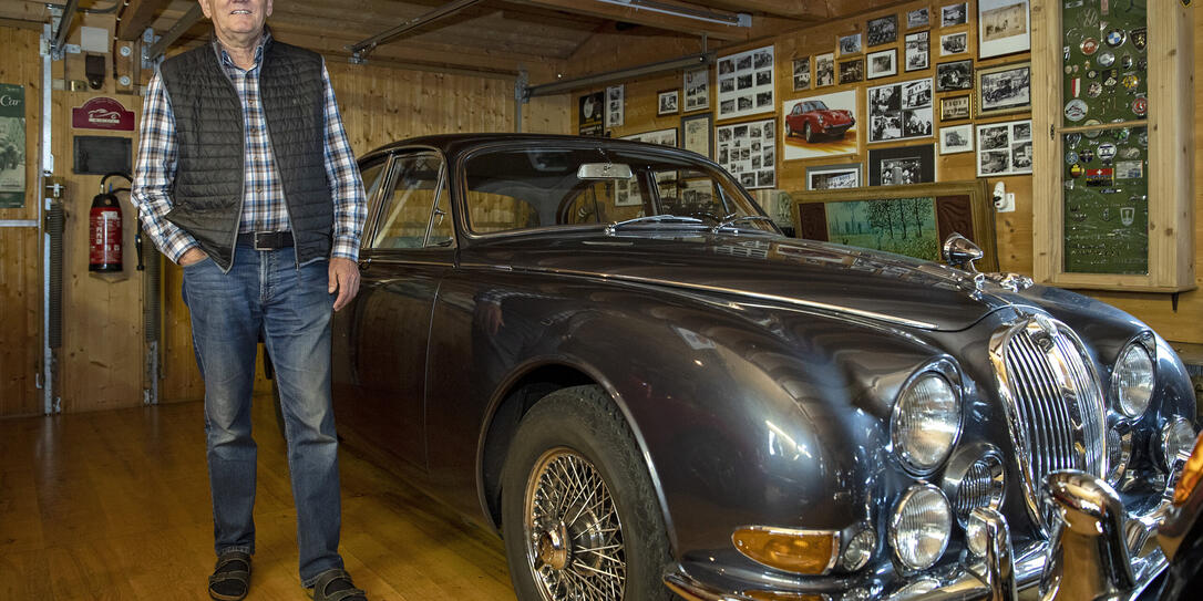 Norbert Wenaweser ist seit 45 Jahren leidenschaftlicher Oldtimer-Fan und Mitbegründer des MVCL. Norbert Wenaweser ist seit 45 Jahren leidenschaftlicher Oldtimer-Fan und Mitbegründer des MVCL.