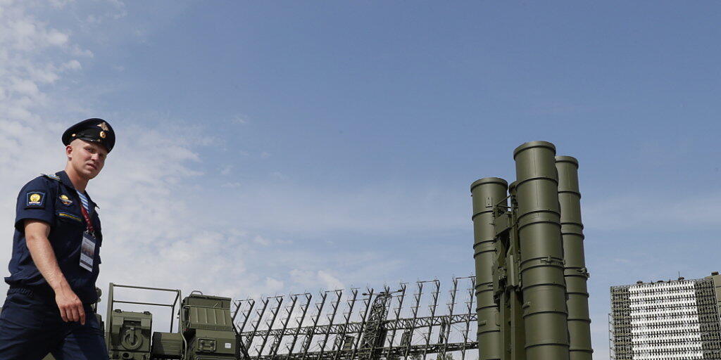Russland hat mit der umstrittenen Lieferung der S-400-Raketen an die Türkei begonnen. (Archivbild) Russland hat mit der umstrittenen Lieferung der S-400-Raketen an die Türkei begonnen. (Archivbild)