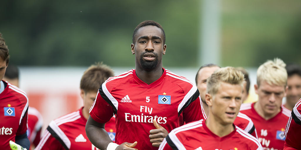 Der Schweizer Internationale Johan Djourou (Mitte) ist beim Hamburger SV unter Coach Markus Gisdol nur noch zweite Wahl Der Schweizer Internationale Johan Djourou (Mitte) ist beim Hamburger SV unter Coach Markus Gisdol nur noch zweite Wahl