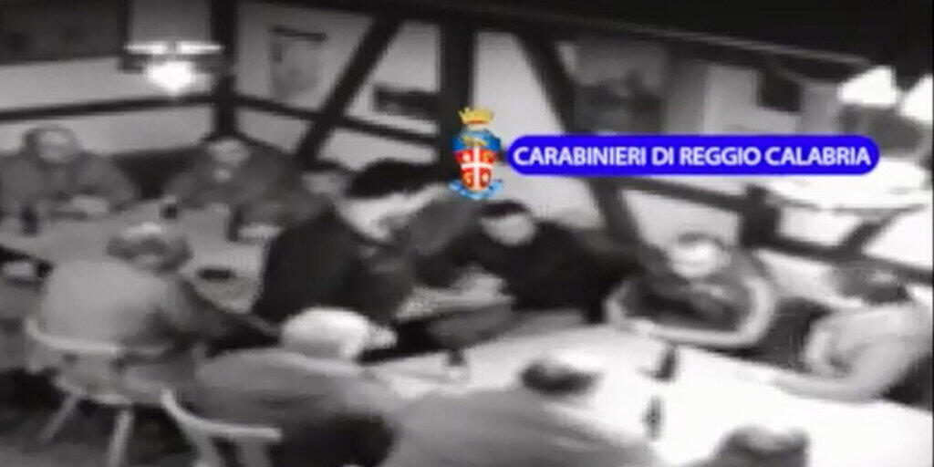 Screenshot eines Überwachungsvideos der Frauenfelder Zelle der kalabresischen 'Ndrangheta, der von der italienischen Polizei 2014 veröffentlicht wurde. (Archivbild)