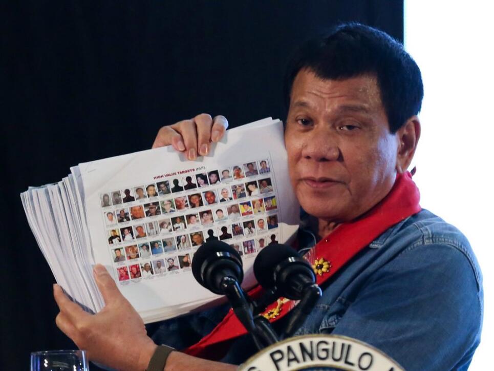 Der Präsident der Philippinen, Rodrigo Duterte, entlarvt bei seinen Auftritten gerne Drogendealer - nun musste sein ältester Sohn, Paolo, aufgrund von Drogenhandelsvorwürfen von einem öffentlichen Amt zurücktreten. (Archivbild)