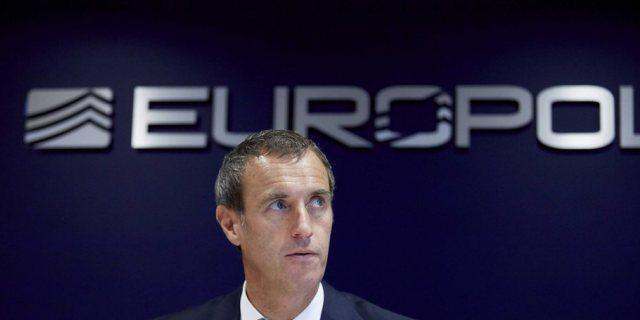 Europol-Direktor Rob Wainwright bei der Medienkonferenz in Den Haag