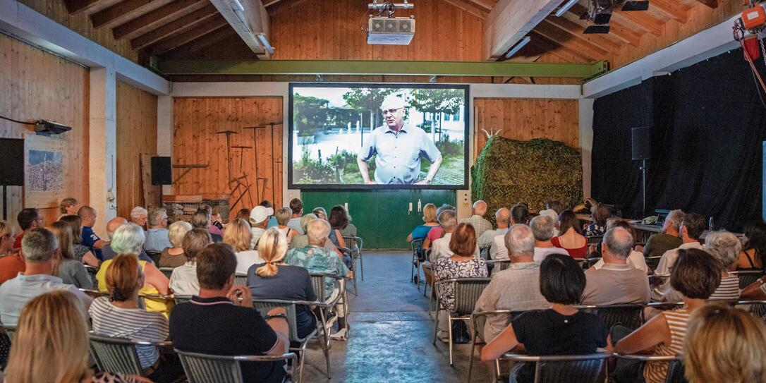 Präsentation Biodiversitätsfilm, Forstwerkhof Schaan Präsentation Biodiversitätsfilm, Forstwerkhof Schaan