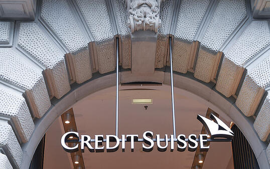 Die Grossbank Credit Suisse sieht sich zusammen mit weiteren neun Banken in den USA mit einer Klage konfrontiert. Die Banken sollen laut Klage den Markt für Unternehmensanleihen manipuliert haben. (Archivbild)