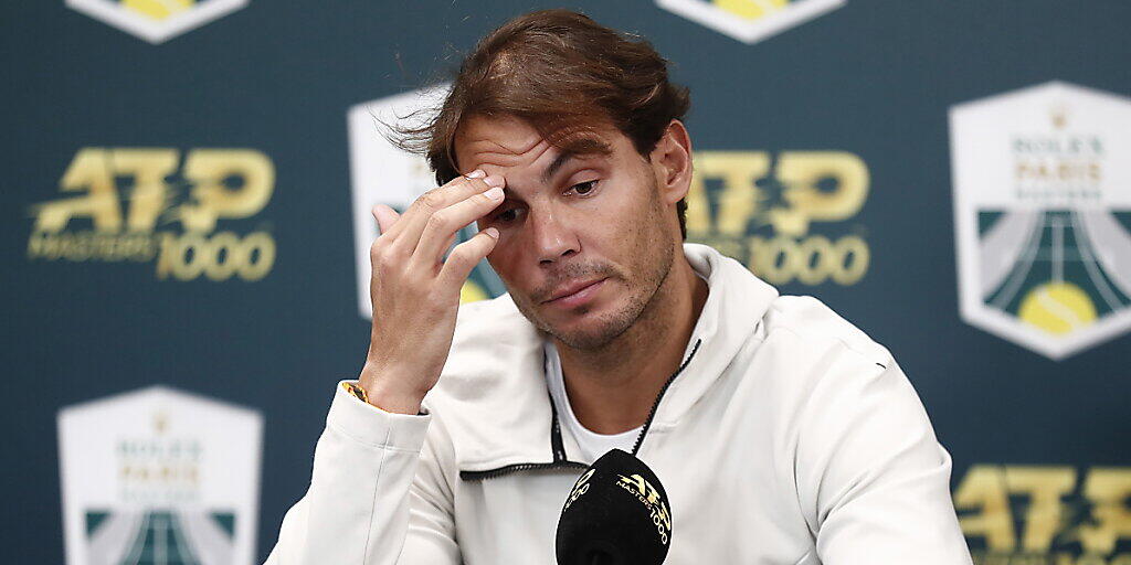 Sorgenfalten im Gesicht von Rafael Nadal: Wieder einmal musste er in Paris-Bercy ein Turnier verletzungshalber abbrechen