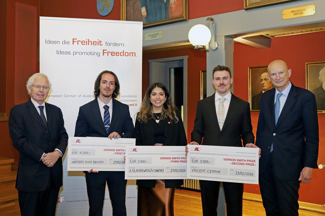 Verleihung Vernon Smith Prize in Vaduz