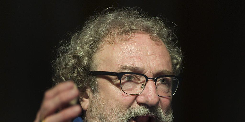 Regisseur Christoph Marthaler eröffnet im Herbst die Saison an der Berliner Volksbühne mit einem "Happening" unter dem Titel "Bekannte Gefühle, gemischte Gesichter". (Archivbild) Regisseur Christoph Marthaler eröffnet im Herbst die Saison an der Berliner Volksbühne mit einem "Happening" unter dem Titel "Bekannte Gefühle, gemischte Gesichter". (Archivbild)