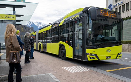 Aktuell werden 8 von 44 Fahrzeuge des Transportunternehmens im Liemobil-Netz elektrisch angetrieben.