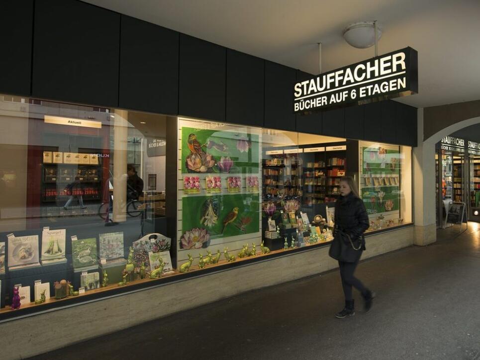 Für viele noch immer ein Ort zum Eintauchen: der Stauffacher in Bern, der zur Orell Füssli Thalia AG gehört. Doch der Negativtrend im Buchhandel - auch jenem der Deutschschweiz - hält weiter an. (Archivbild)