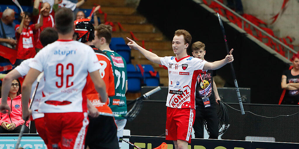 Jan Zaugg lässt die Könizer mit seiner Doublette vom 3:1 zum 5:1 jubeln