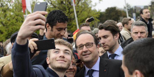 Zeit für Selfies: Hollande in Lausanne-Ouchy