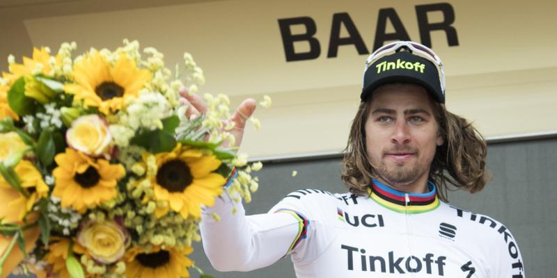 Wie schon am Sonntag gabs auch in Rheinfelden Siegerblumen für Weltmeister Peter Sagan