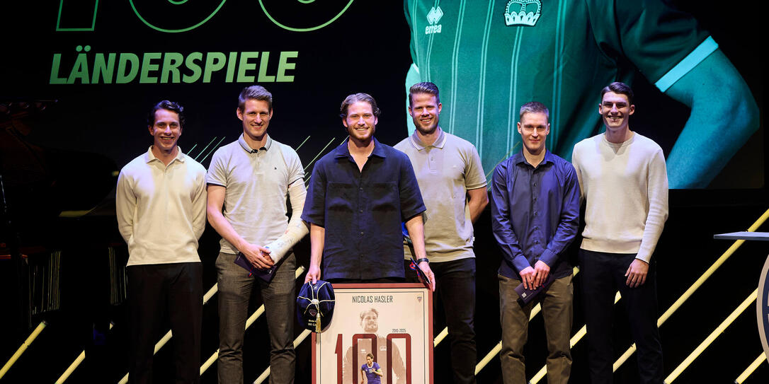 Die Geehrten von links: Simon Lüchinger, Andreas Malin, Nicolas Hasler, Benjamin Büchel, Livio Meier und Niklas Beck.
