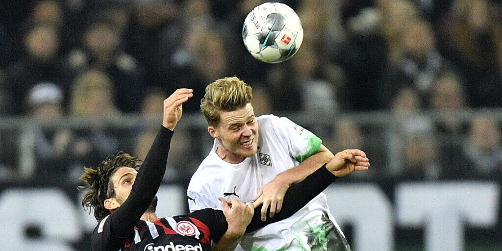 Nico Elvedi erzielte mit dem Kopf das 3:1 für Mönchengladbach gegen Frankfurt Nico Elvedi erzielte mit dem Kopf das 3:1 für Mönchengladbach gegen Frankfurt
